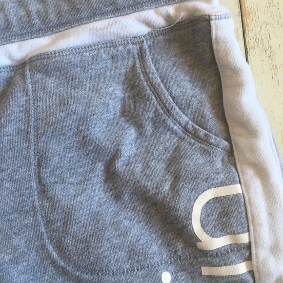 Calvin Klein grey capri joggers - Picture 4 of 5